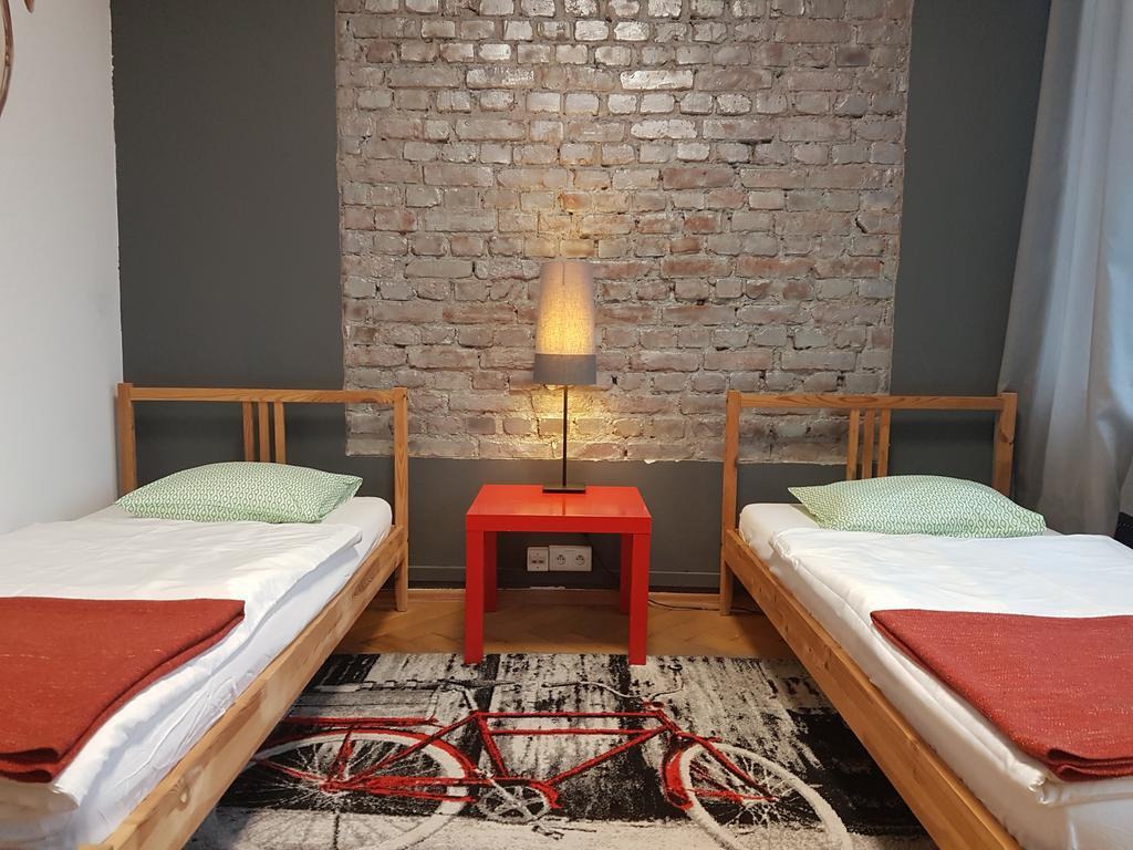 Wigwam Hostel Вроцлав Экстерьер фото