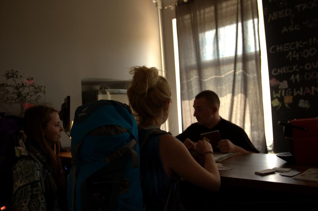 Wigwam Hostel Вроцлав Экстерьер фото